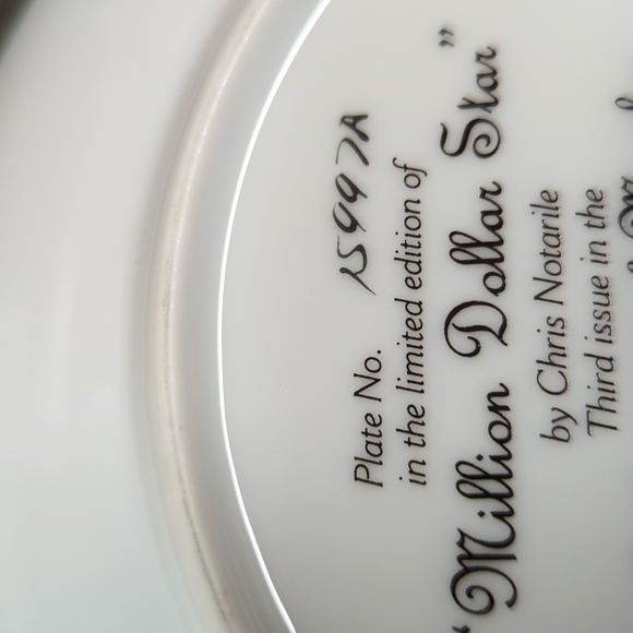Marilyn Monroe collector plates (1995) - Picture 8 of 8
